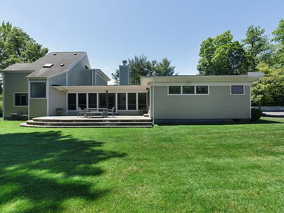 4th image of 1010 Nautilus Ln