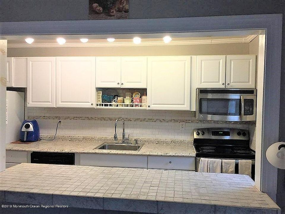2nd image of 59 White St #D