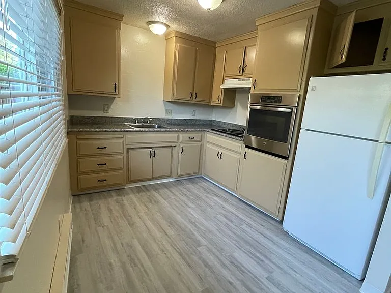 350 - 2905 Old Almaden Rd — Photo 6