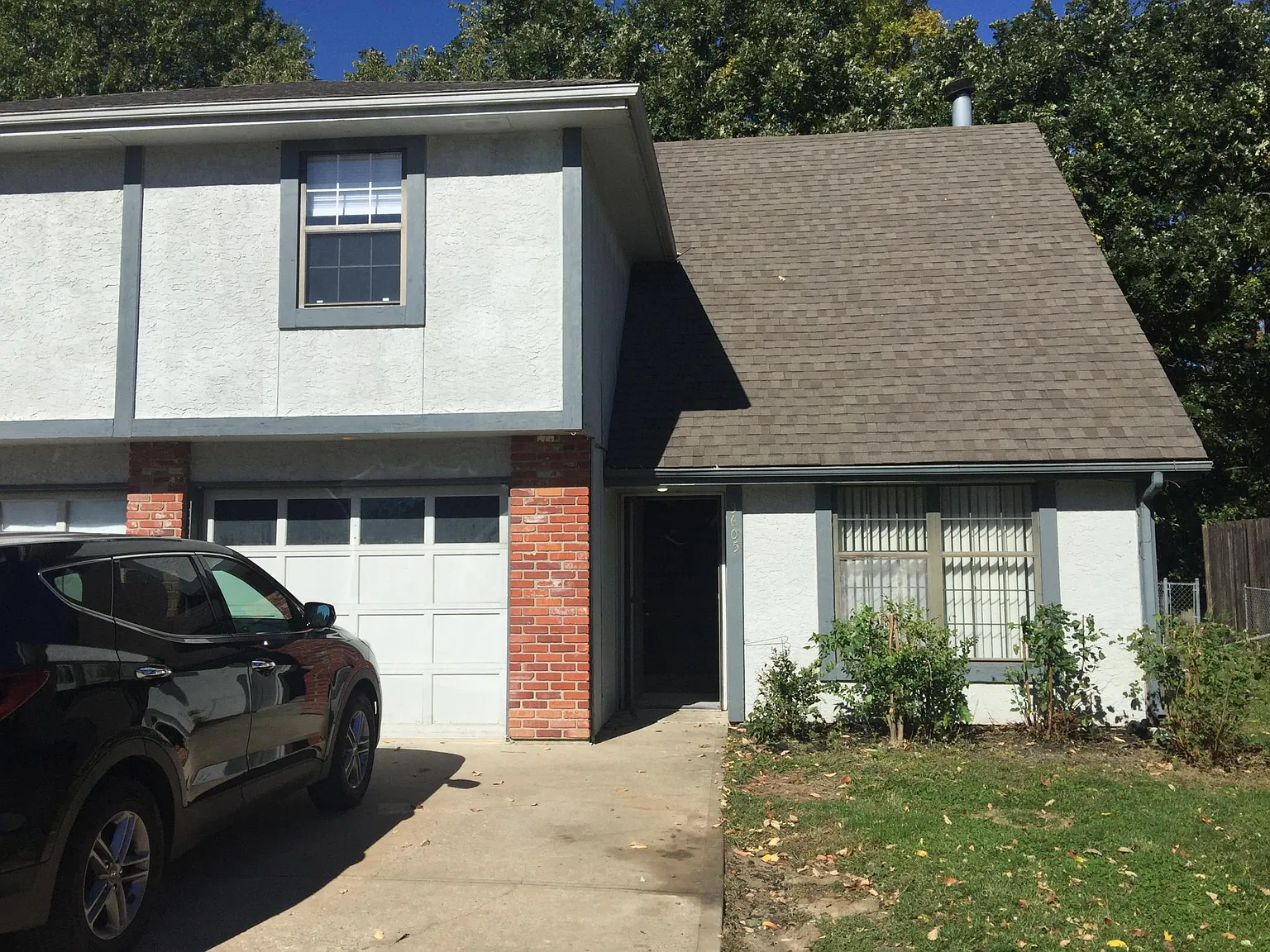 2 bed, 1.5 bath, 1320 sqft, $1,700 — Photo 1