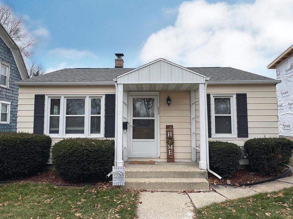 1st image of 230 West Roberta AVENUE
