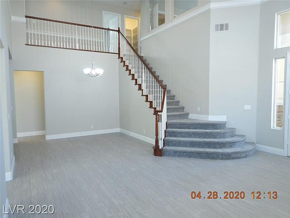 2nd image of 306 Lindbrook St #0