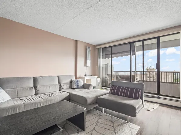 6595 Willingdon Ave #1607, Burnaby, BC V5H 4E5