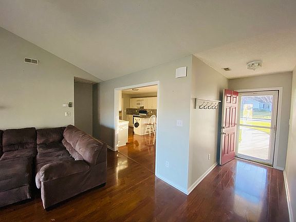 5th image of 1675 New Bern St