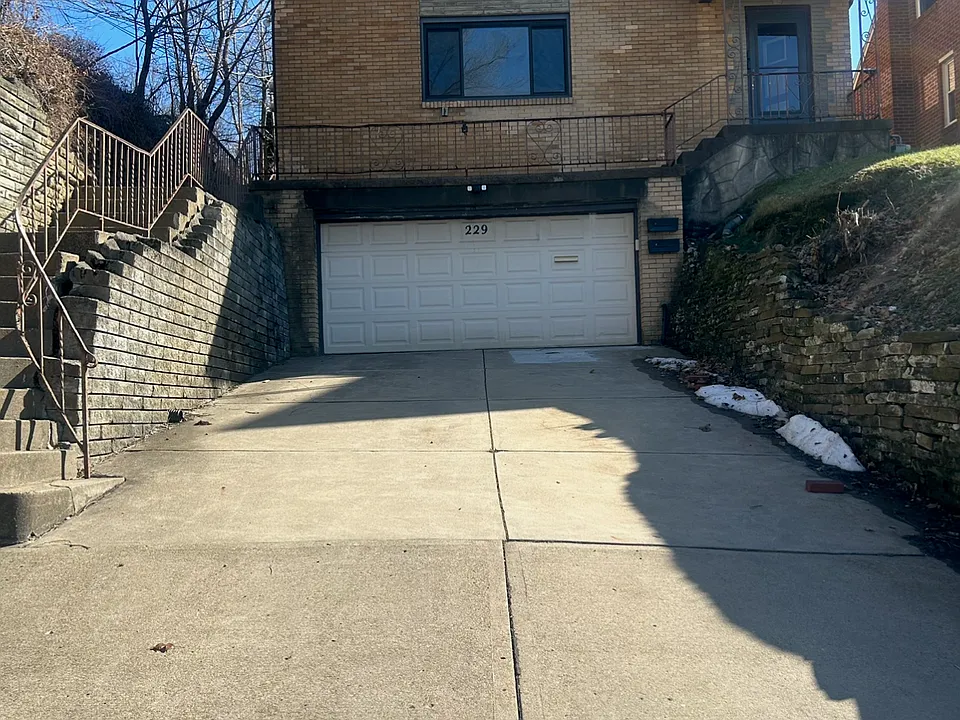 229 Marylea Ave #2