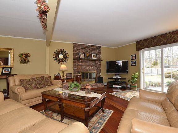 3rd image of 59 Long Meadow Pl