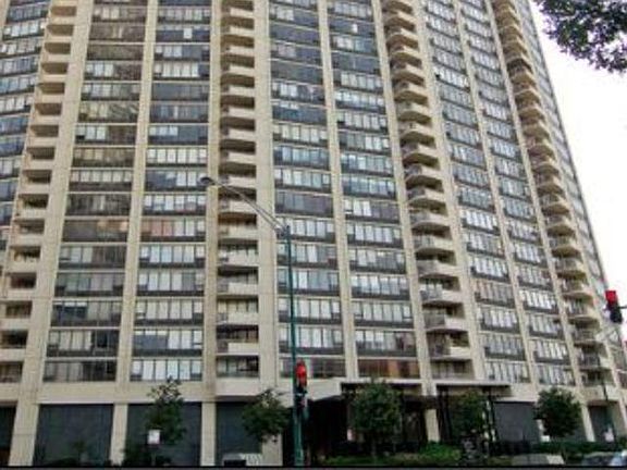 4th image of 3930 N Pine Grove Ave APT 1005