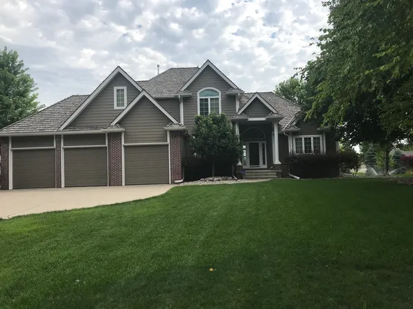 639 Monterey Trl, Dakota Dunes, SD 57049