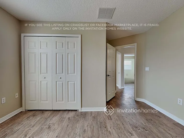 2458 Hamlet Cir — Photo 15