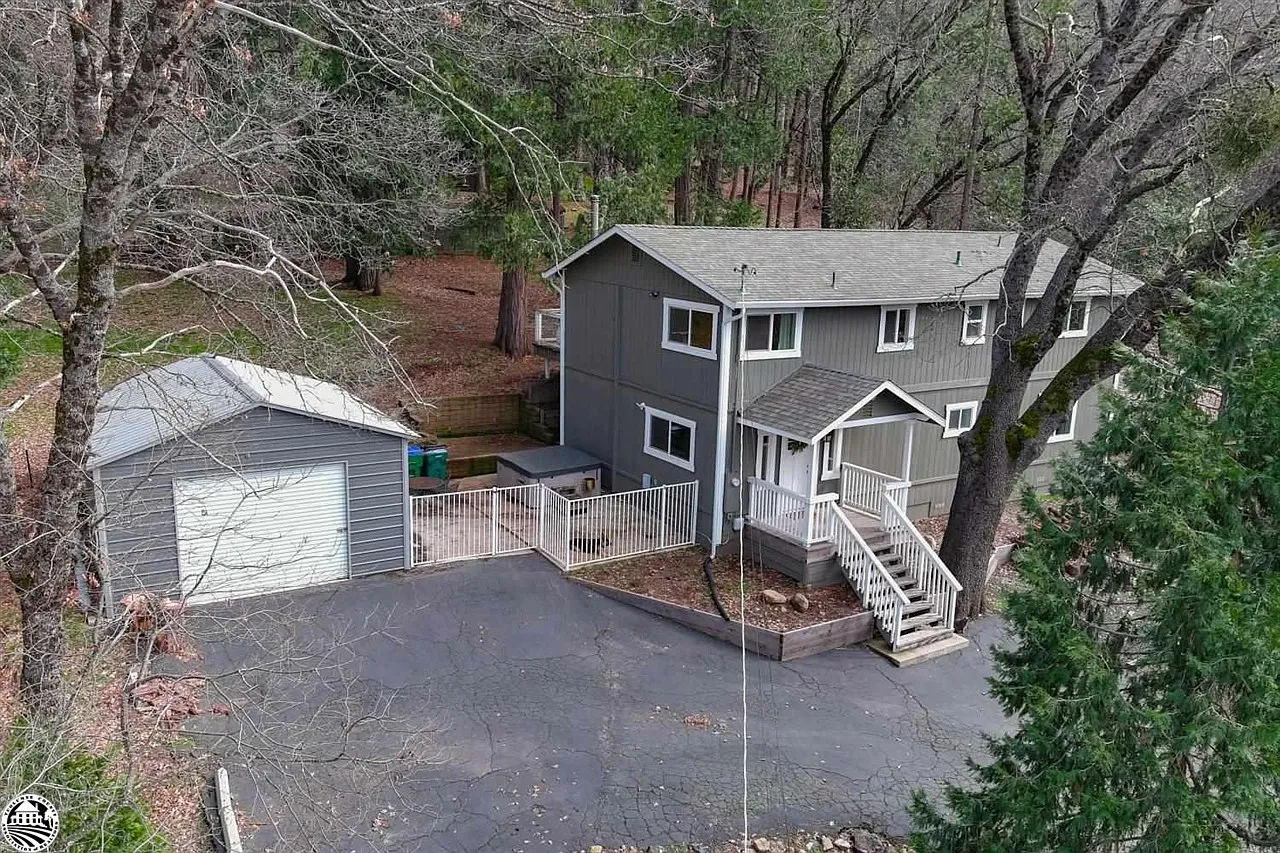 22135 Thunderbolt Dr photo 1