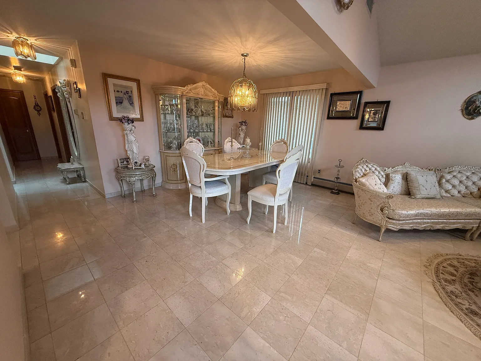 3 bed, 1300 sqft, $4,700 — Photo 3