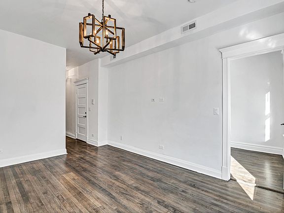 5th image of 1244 N Artesian Ave #2