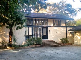 72 Greenbriar Dr, Conroe, TX 77304