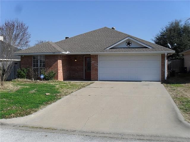 1st image of 309 River Oaks Ln