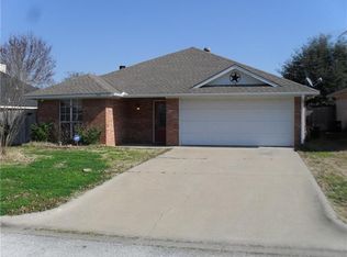 309 River Oaks Ln, Canton, TX 75103