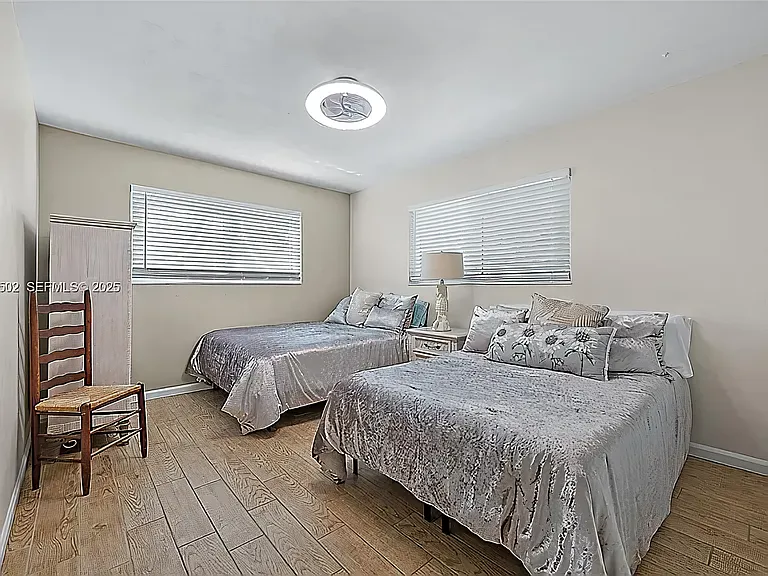 367 Riverside Dr — Photo 14