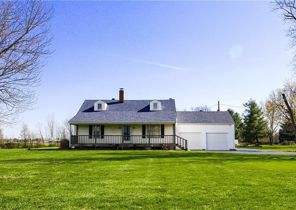 1st image of 985 E Barachel Ln