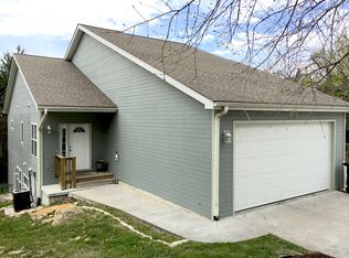3609 Monarch Cir, Manhattan, KS 66503