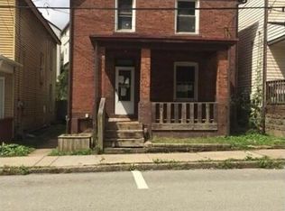220 McGinnis Ave, Pitcairn, PA 15140
