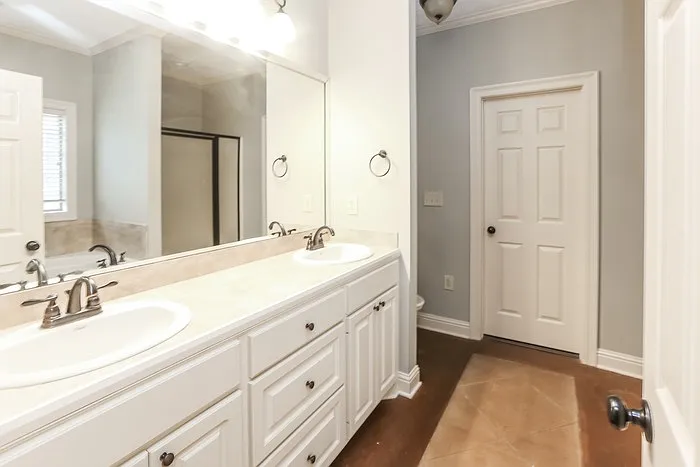 717 Hartwood Cv — Photo 9