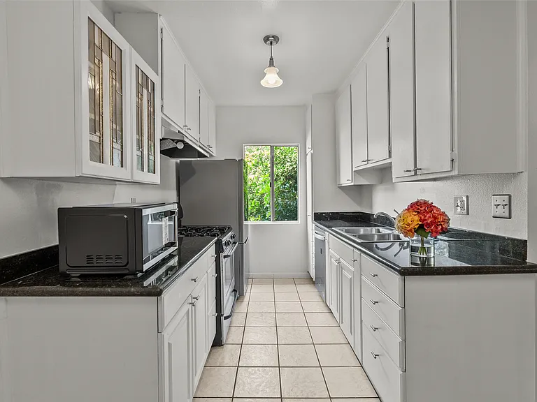 5055 Coldwater Canyon Ave #217 — Photo 5