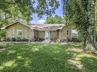 17300 Auction Barn Rd, Alvin, TX 77511