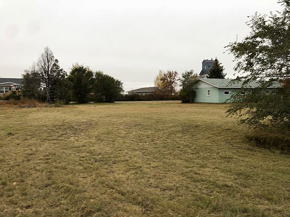 5th image of 109 Young St