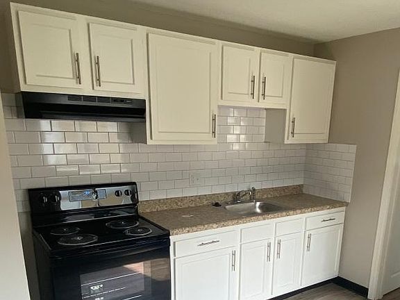 3rd image of 1052 Loretta Ave #1050
