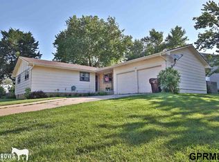201 N 3rd St, Elmwood, NE 68349