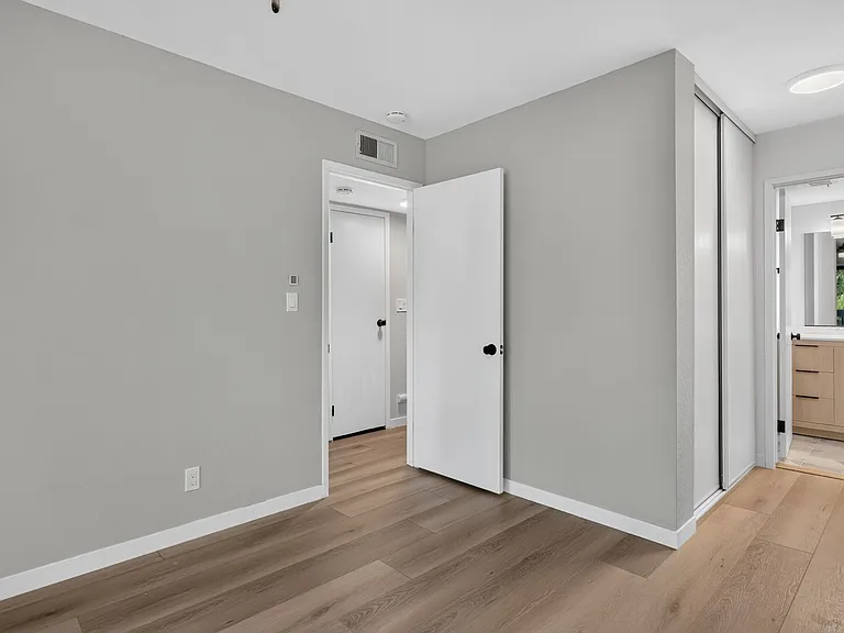 1512 Ashwood Dr — Photo 23