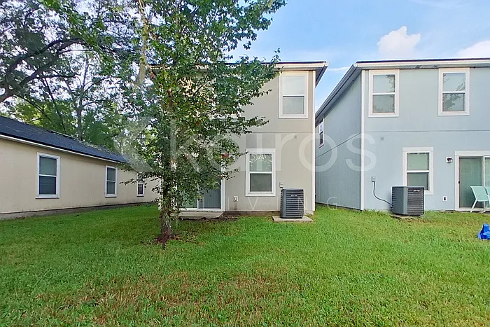 1335 Mull St — Photo 18