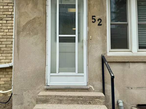 52 Walter St, Kitchener, ON N2G 1S1