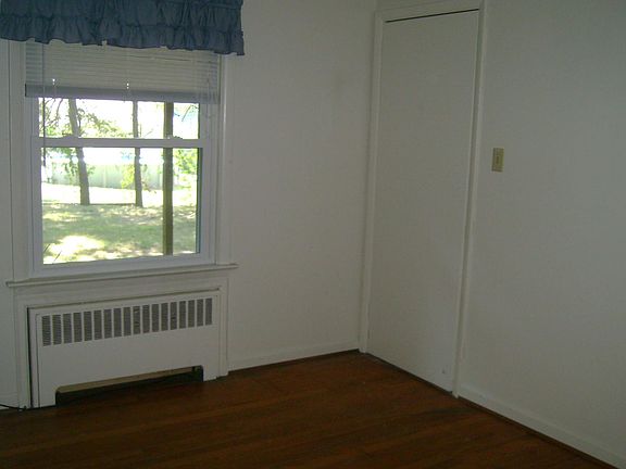5th image of 806 Darby Ln