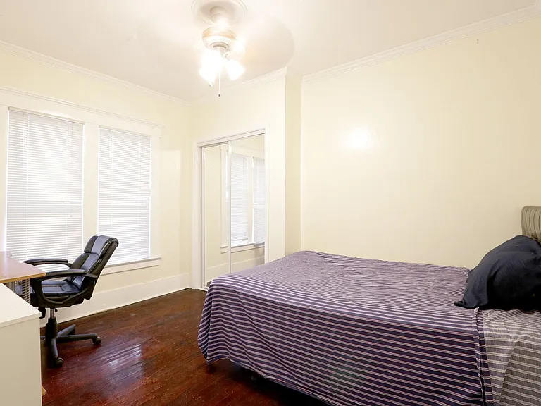 2319 E Genesee St — Photo 5