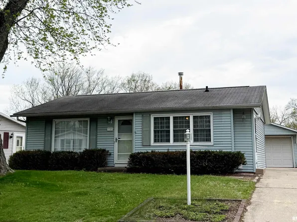 3703 W Verner Dr, Peoria, IL 61615