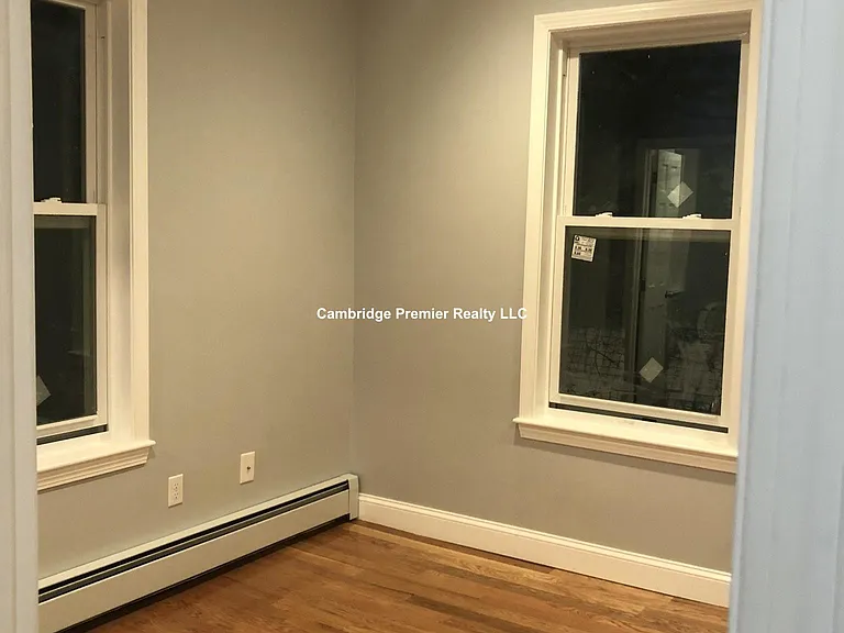 2 Bancroft St #3 — Photo 9
