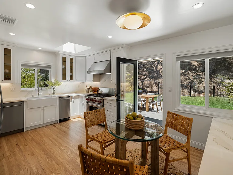 510 Foothill Ave — Photo 15