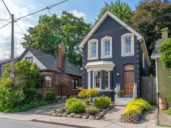 127 Peter St, Hamilton, ON L8R 1T7