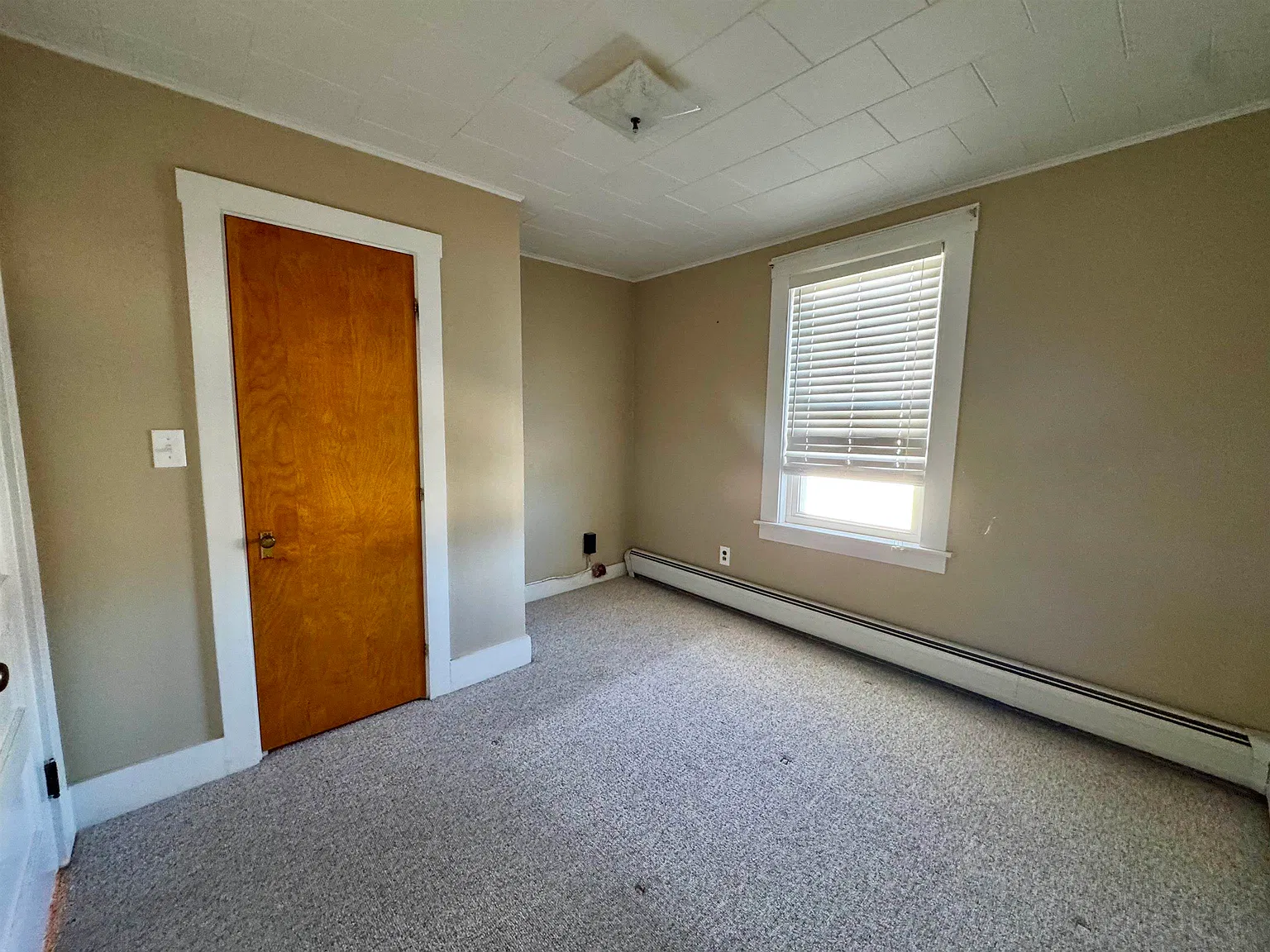 2 bed, 1.0 bath, 869 sqft, $1,200 — Photo 4