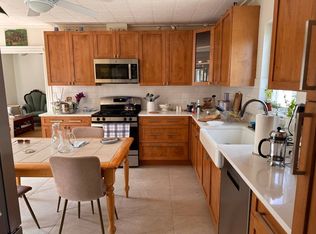 82 Gardner St FLOOR 2, West Roxbury, MA 02132