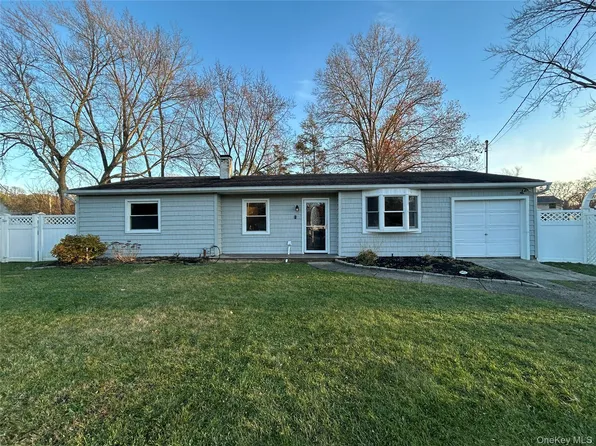 7 Heather Court, Centereach, NY 11720