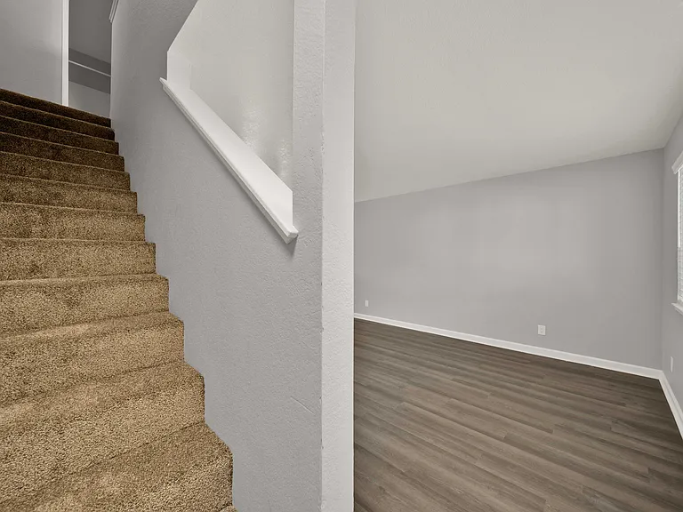 Heather Ridge Apartments — Photo 12