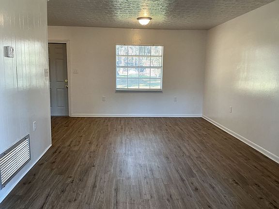 2nd image of 707 Boyd Ct