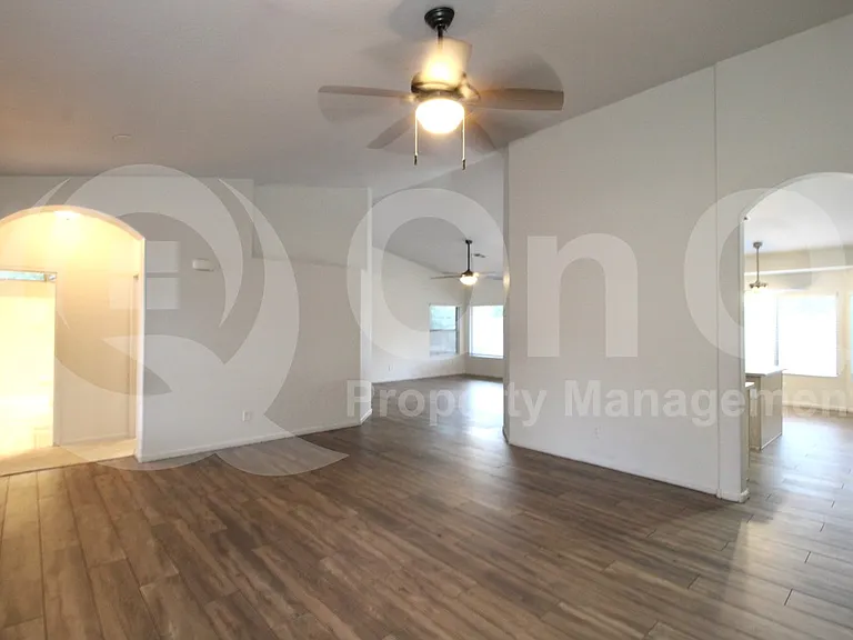 685 W Estrella Dr — Photo 10