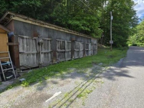1822 Derby Rd, Appalachia, VA 24216