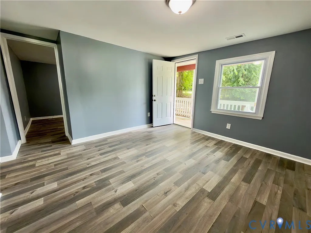 2 bed, 1.0 bath, 894 sqft, $1,500 — Photo 3