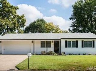 1737 Leaf Crest Dr, Hazelwood, MO 63042