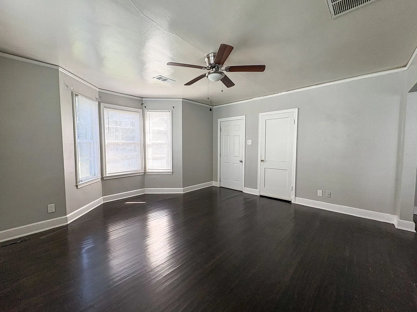 2 bedroom, 1 bath apartment near Overton Park — Photo 4