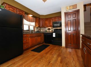 2829 Brueck Rd, Dubuque, IA 52001