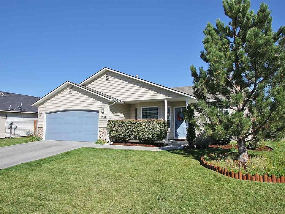 1st image of 16576 Sadie Ave